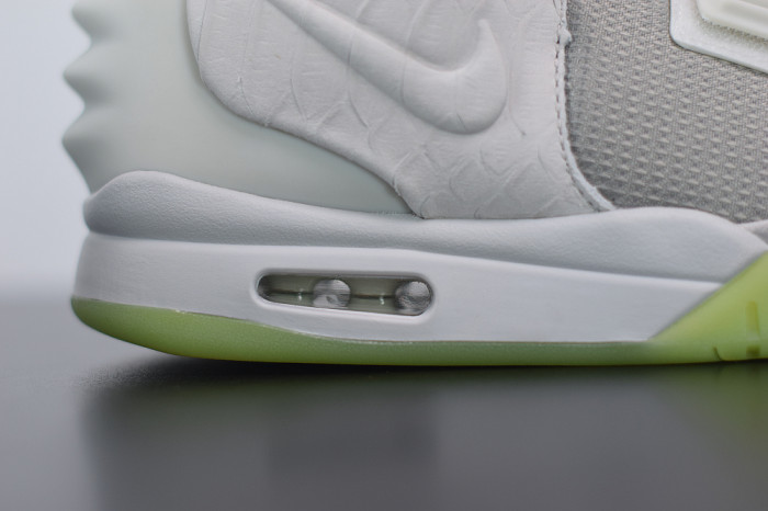 Nike Air Yeezy 2 NRG "Pure Platinum" 508214-010