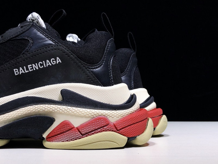 BLCG TRIPLE S TRAINER ‘BLACK RED’ 2018 533882 W09O1 1000